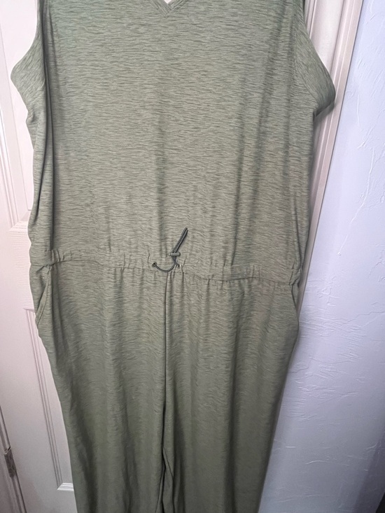 Old Navy XXL Tall Olive Green Sleeveless V-Neck Drawstring Jumpsuit NWOT - Picture 3 of 6